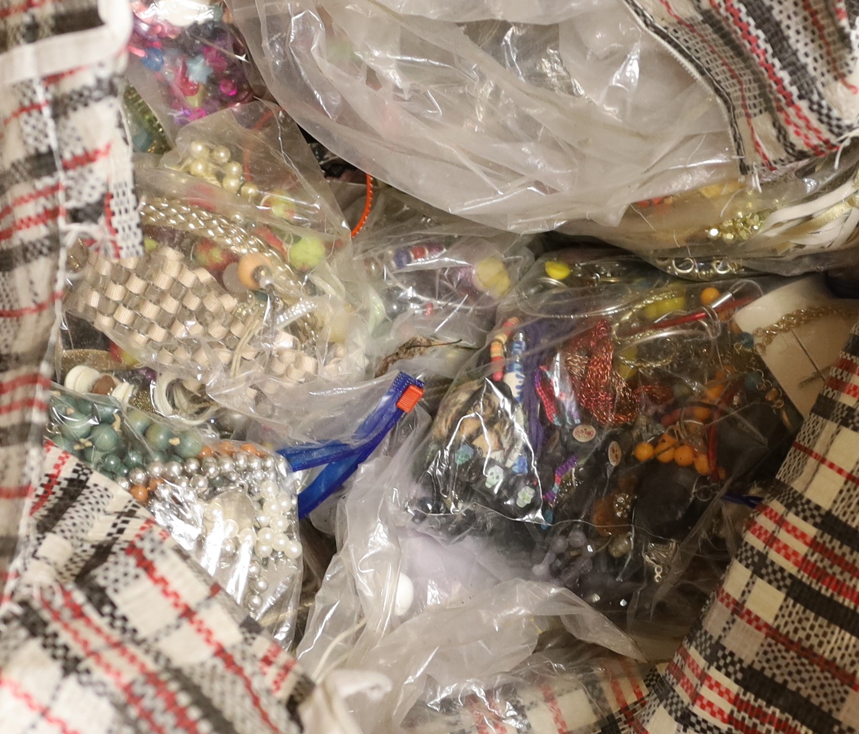 A very large quantity of assorted costume jewellery.